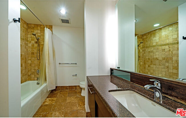 1 bed, 1 bath, 960 sqft, $2,700, Unit 714