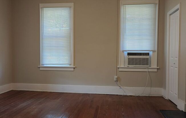 One Month's Free Rent!