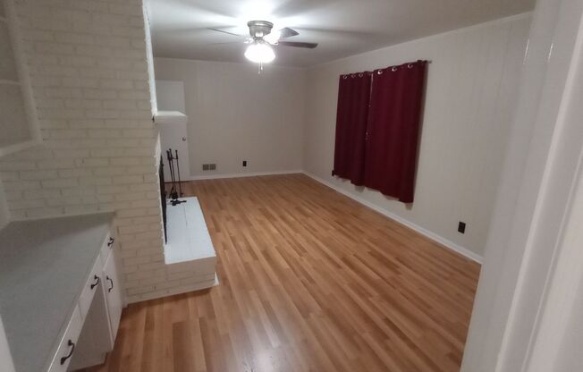 3 beds, 2 baths, $1,500