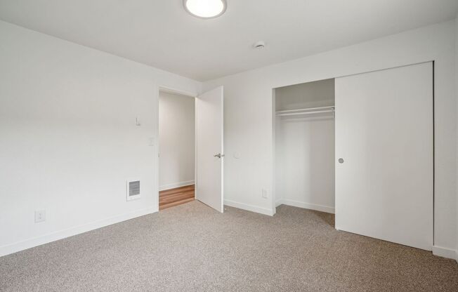 3 beds, 2 baths, 1,261 sqft, $2,249, Unit I-48