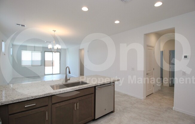 5086 N 88 DR