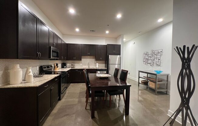 SLEEK 2 bedroom 2 bath West End Condo