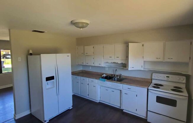 2 beds, 1 bath, $1,495