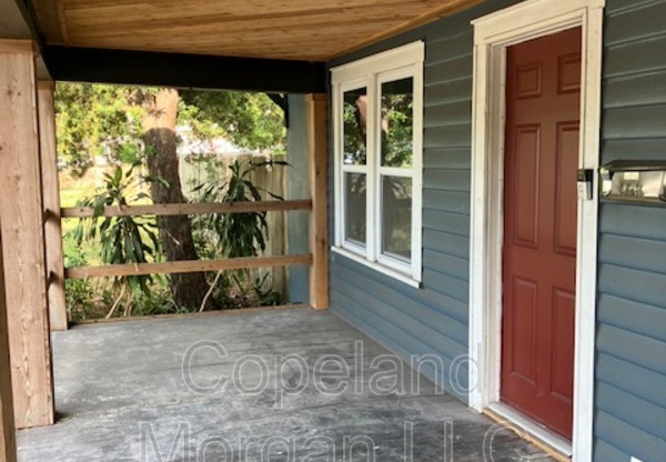 1934 30 AVE N