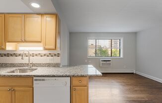 Studio, 1 bath, 352 sqft, $1,550, Unit 408
