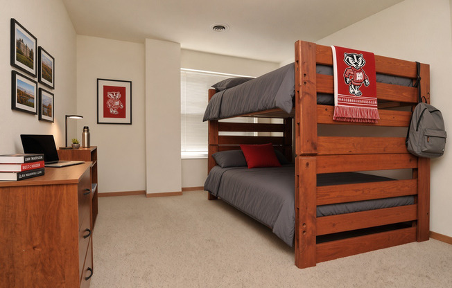 4 beds, 2 baths, $4,700, Unit 1103