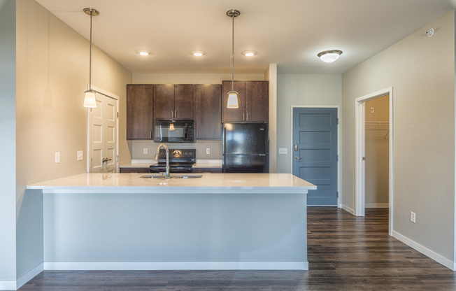 3 beds, 2 baths, 1,301 sqft, $1,725, Unit 302