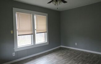 2 beds, 1 bath, $750, Unit MAIN HOUSE