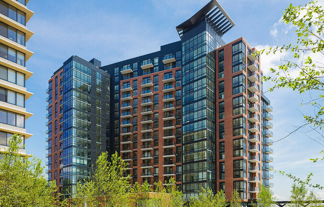 Apartment Exterior at Aurora, North Bethesda, Maryland