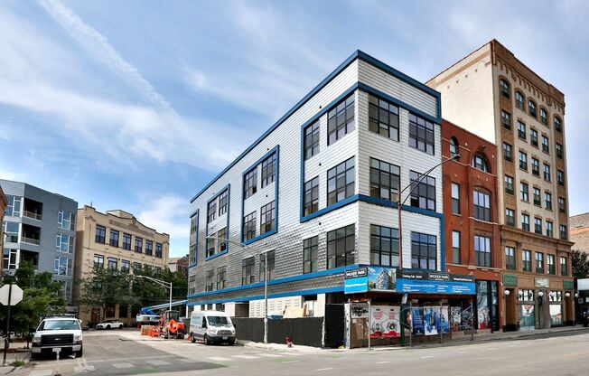 ARO- Affordable 1 Bedroom Apartment Brand New 1 Bed in Wicker Park. 12' Ceilings. Huge Windows, Elevator Building. Roof Deck. Free Internet.