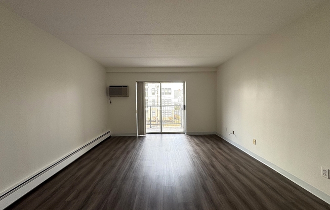 1 bed, 1 bath, 800 sqft, $2,000, Unit 23