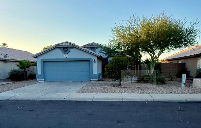13200 W DESERT LN
