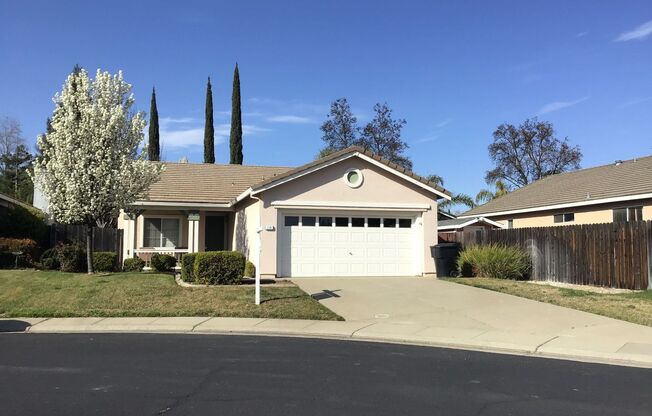 Woodcreek Oaks home - three bedroom