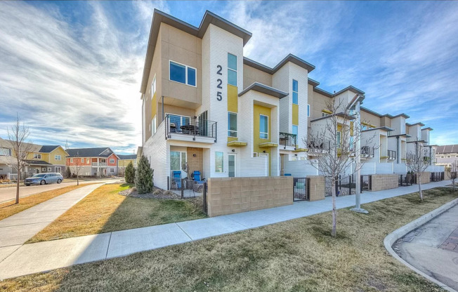 Amazing 2-bedroom Townhome in Fort Collins!