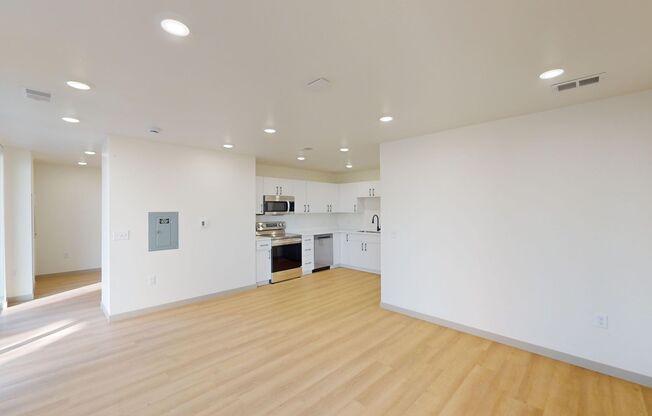 Studio, 1 bath, 535 sqft, $1,240, Unit 6410-105
