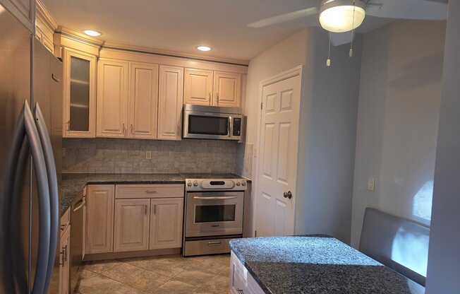 32 ELDERBERRY LN E