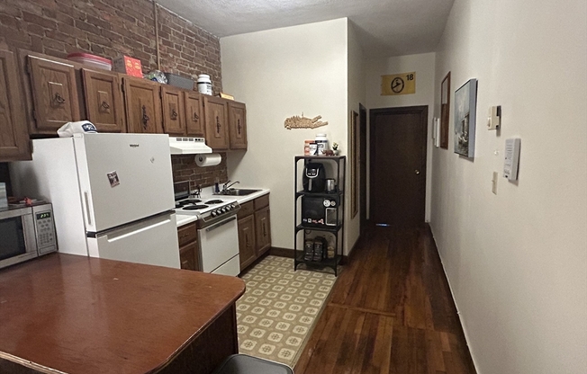 1 bed, 1 bath, 900 sqft, $2,400, Unit 1