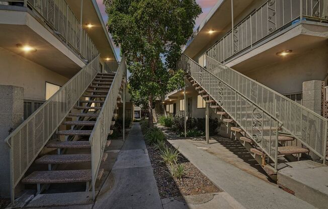 1735 W 120 ST