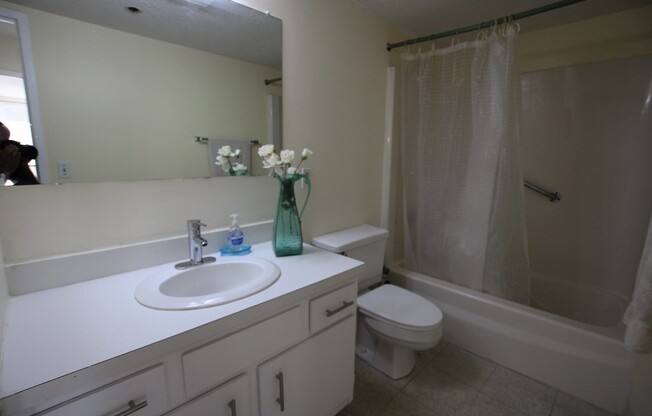 2 beds, 2 baths, 1,218 sqft, $4,000, Unit 304