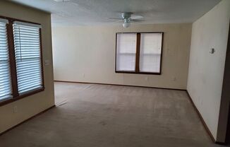 2 beds, 1 bath, $1,300