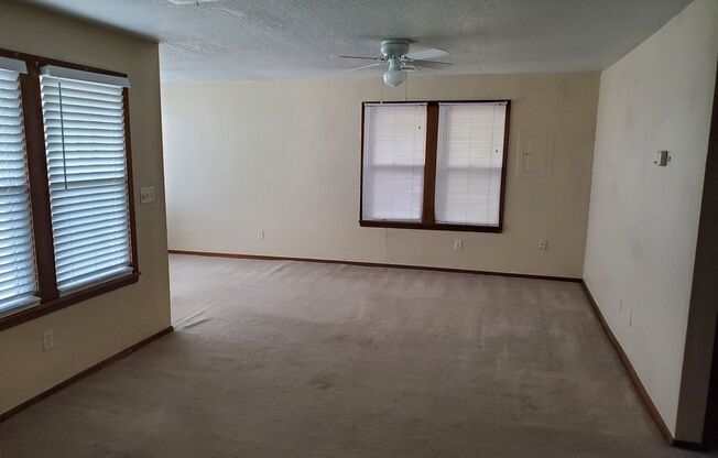 2 beds, 1 bath, $1,300