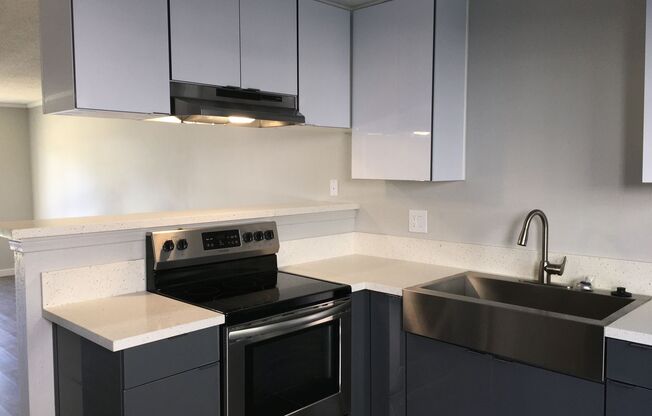 2 beds, 1.5 baths, 866 sqft, $2,995, Unit 811P2