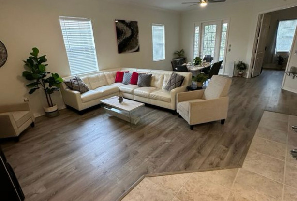 1000 Peggy CIR