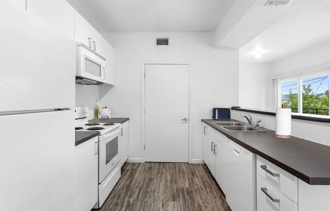 1 bed, 1 bath, 671 sqft, $920, Unit 133