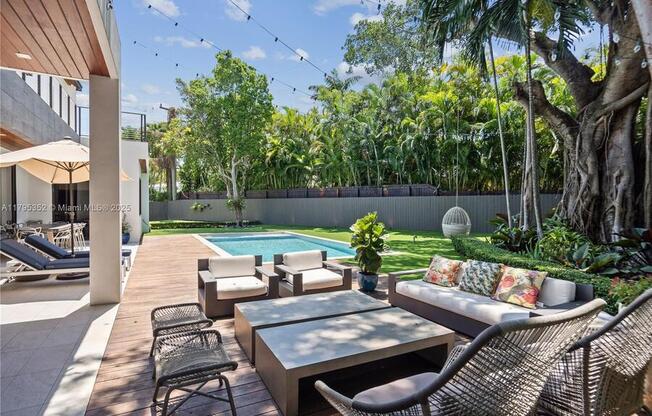 58 BAY HTS DR