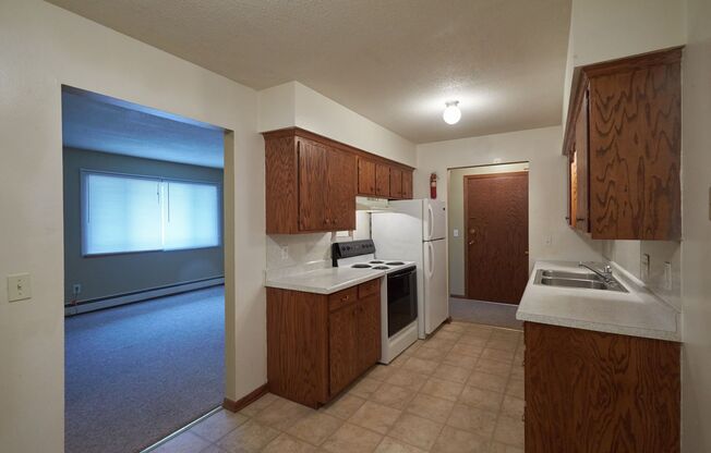 2 beds, 1 bath, $1,295