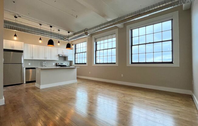 1 bed, 1 bath, 789 sqft, $1,700, Unit UNIT 614