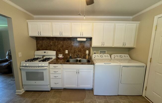 2 beds, 1 bath, $1,445