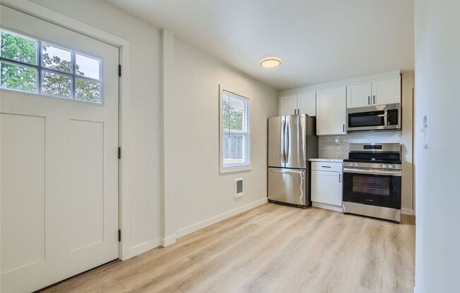 Newly Remodeled 2BR/1BA House For Rent!! Tour Today, Move-in Tomorrow!!