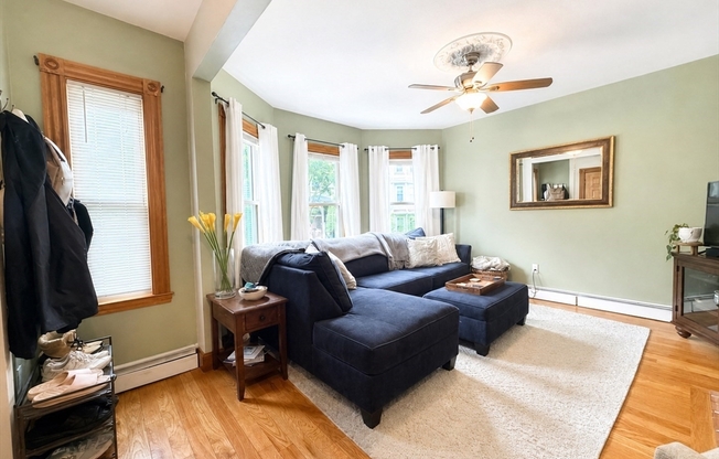 727 E 3 ST