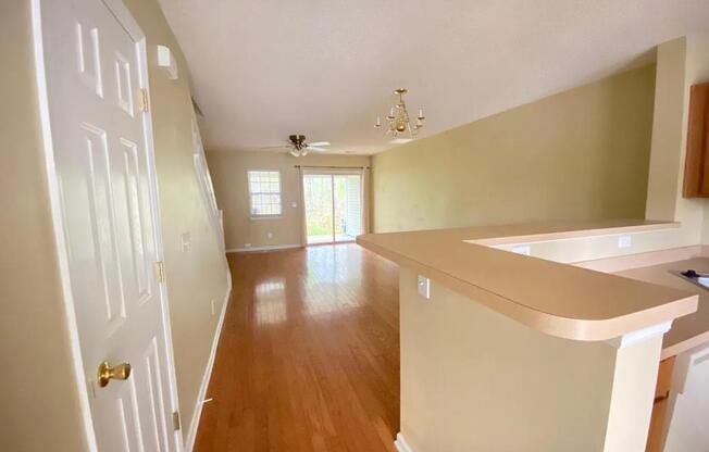 703 PINE BLF DR
