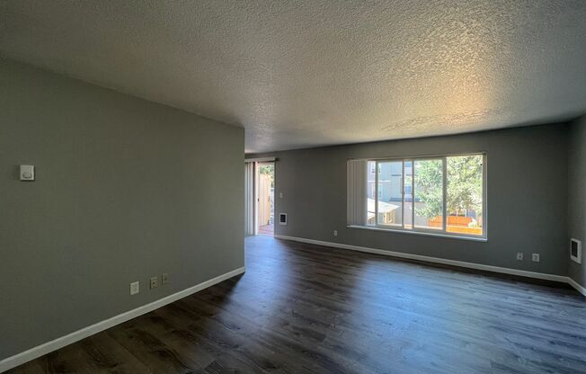 1 bed, 1 bath, 700 sqft, $1,200, Unit 205