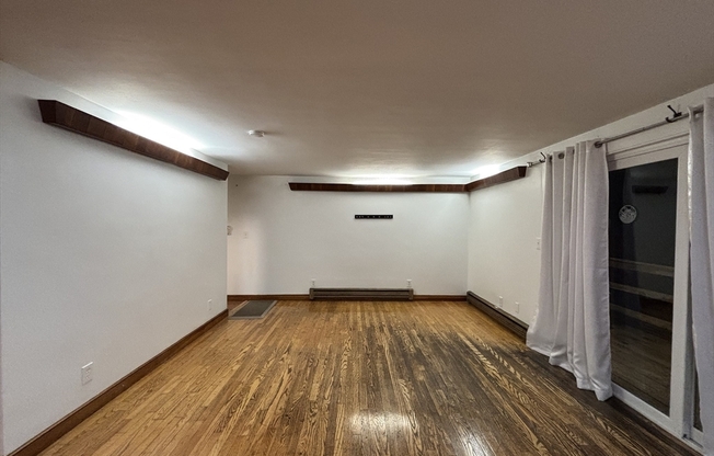 3 beds, 2 baths, 1,000 sqft, $3,800, Unit 1