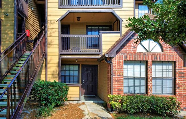 Nice 1 bed/ 1 bath second-floor condo at Lakewood Park Condominium