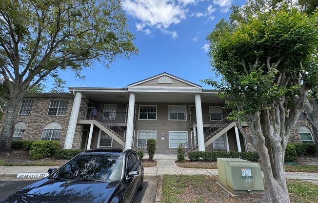 Move-In Ready! Charming 2-bedroom, 2-bathroom Condo in Sought-After Hunters Reserve Community!!