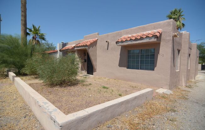 Huge 4 Bedroom 2 Bath House! Close to the UofA!