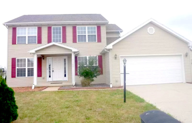 4 Bedroom 2.5 bathroom home in Dunlap!