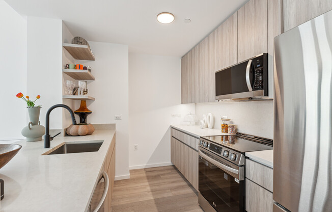 3 beds, 2 baths, 1,285 sqft, $11,800, Unit 1002