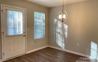 2 beds, 1 bath, 700 sqft, $1,195, Unit 124