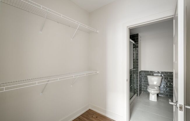 2 beds, 2 baths, $1,584, Unit 1050 N 4th St. Apt. 303