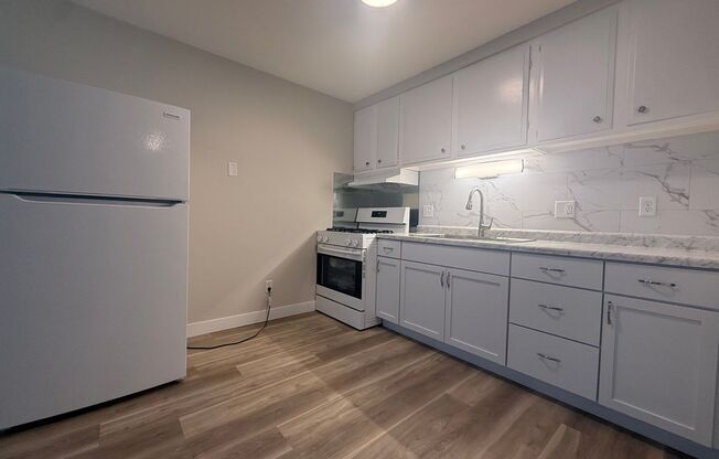 1 bed, 1 bath, $725, Unit 3