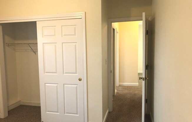 2 beds, 1 bath, 700 sqft, $3,300, Unit 6(3A)