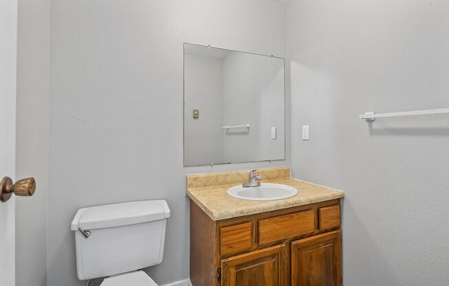 2 beds, 1.5 baths, 960 sqft, $1,395, Unit 12