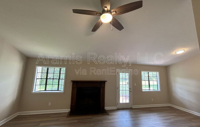 3086 DREXEL LN