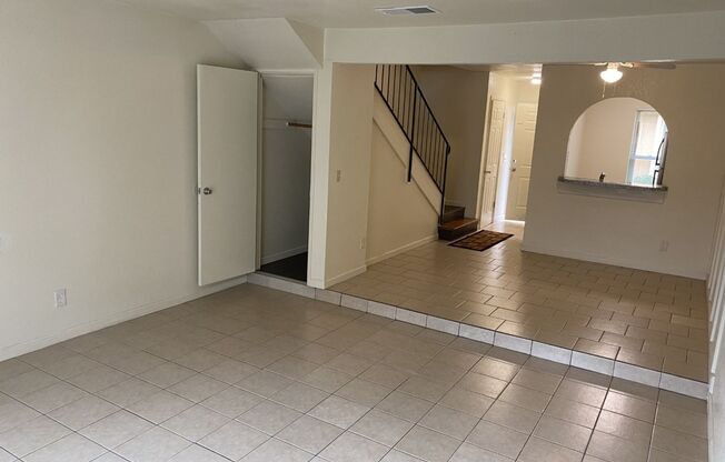 2 beds, 1.5 baths, $1,899, Unit Unit 04