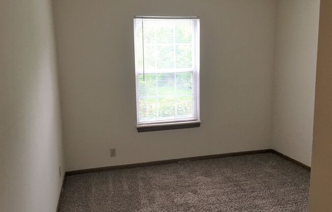 2 beds, 1 bath, 809 sqft, $1,134, Unit 901-43 (Style E)